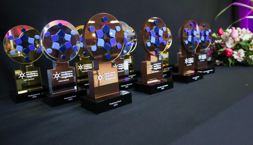 Empresária Pede Simininu - Carla